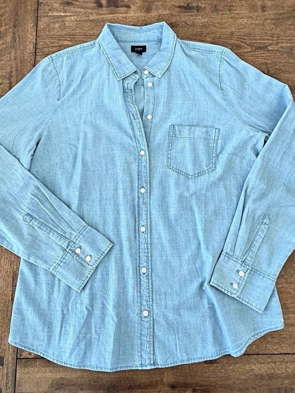 J.Crew Women’s Chambray Classic Shirt with back Seams